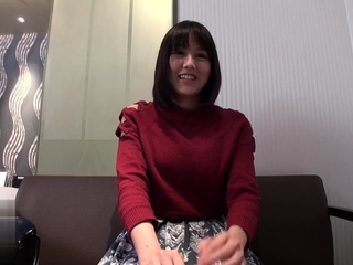 Amateur wild chick solo masturbation